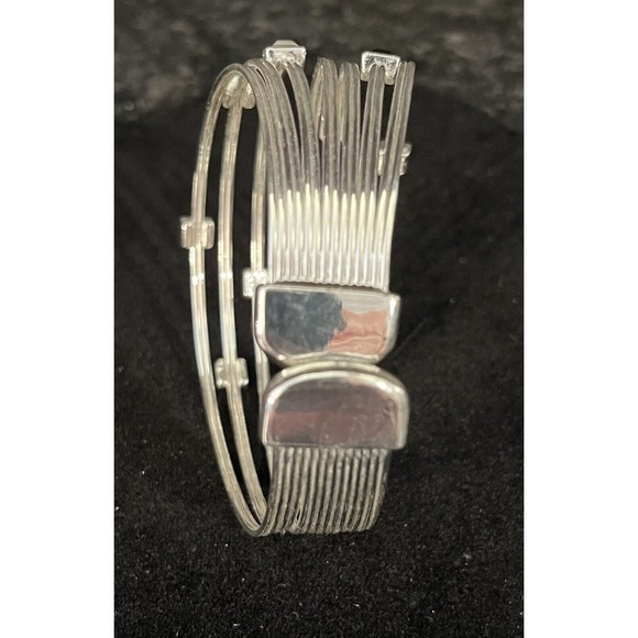 QUN Silver Tone Wired Cuff Bracelet with Black & Clear Rhinestone Accents Japan - Picture 3 of 4